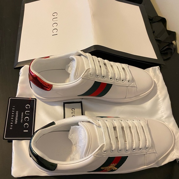 Gucci Shoes - Gucci Bee sneakers